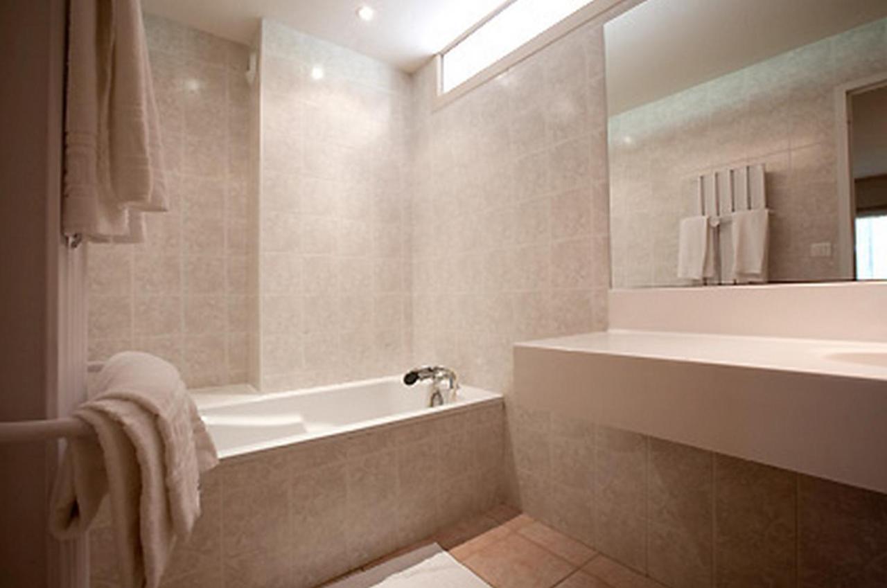 Logis Hotel Restaurant La Vieille Ferme, Macon Nord Sance Bilik gambar